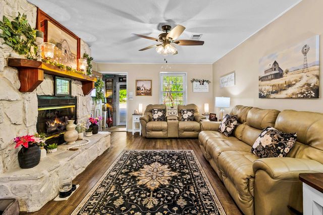 188 Huckleberry Road, Onalaska, TX 77360