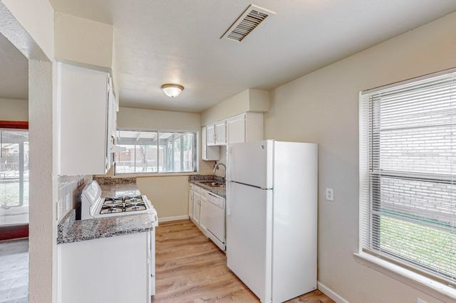 1538 Oakbrook Street, Lancaster, TX 75134