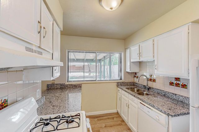 1538 Oakbrook Street, Lancaster, TX 75134