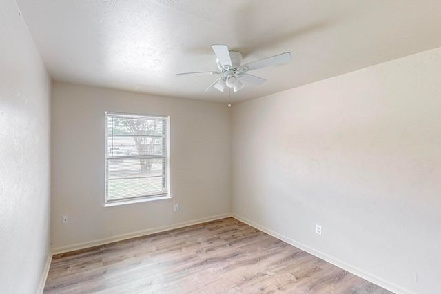 1538 Oakbrook Street, Lancaster, TX 75134