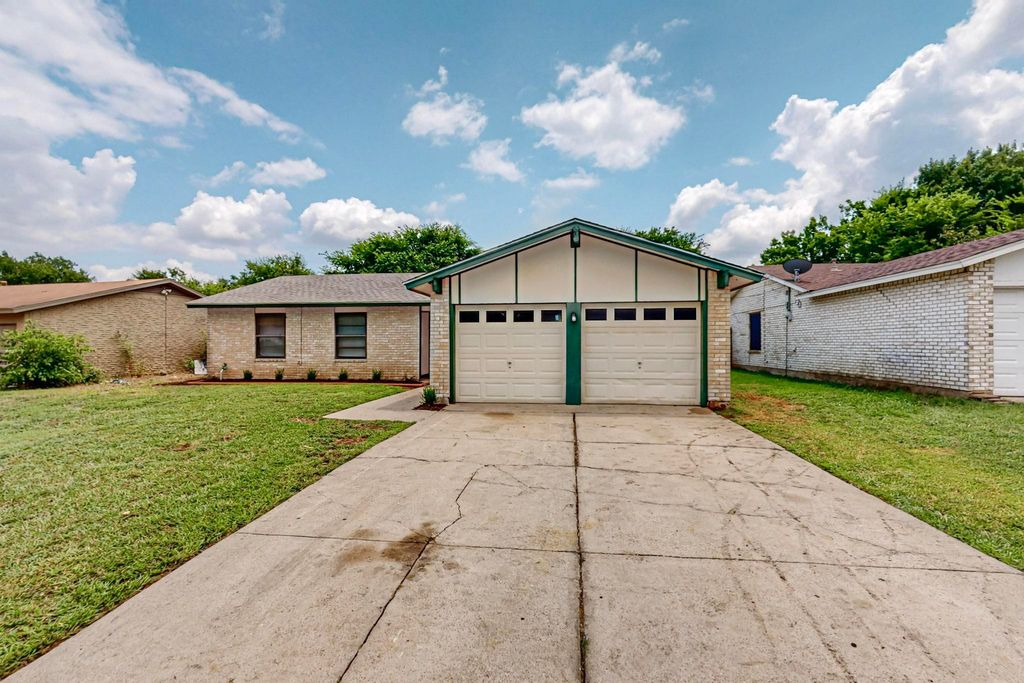 1538 Oakbrook Street, Lancaster, TX 75134