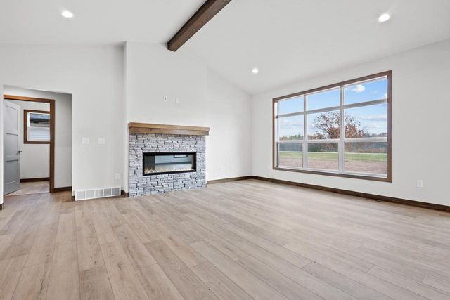 2998 CREEKWOOD DRIVE, Green Bay, WI 54311