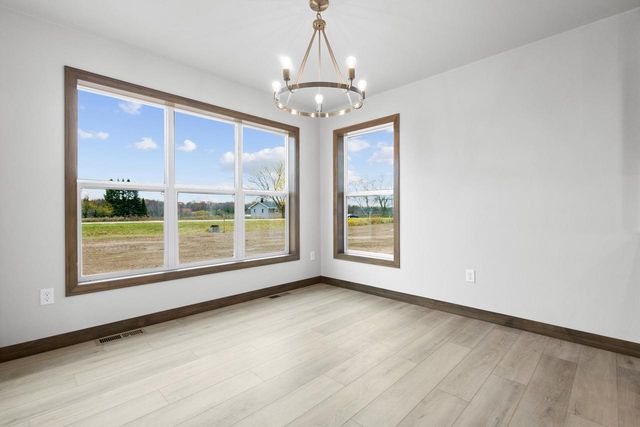 2998 CREEKWOOD DRIVE, Green Bay, WI 54311