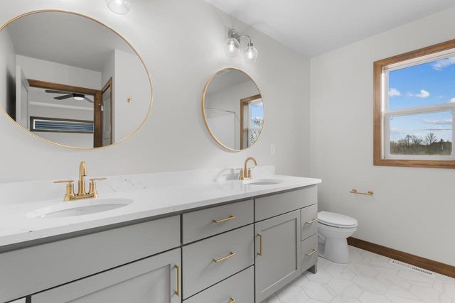 2998 CREEKWOOD DRIVE, Green Bay, WI 54311