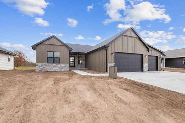 2998 CREEKWOOD DRIVE, Green Bay, WI 54311