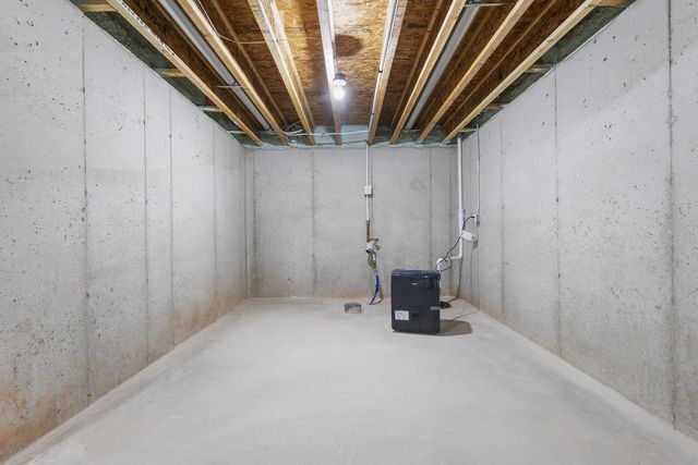 2998 CREEKWOOD DRIVE, Green Bay, WI 54311