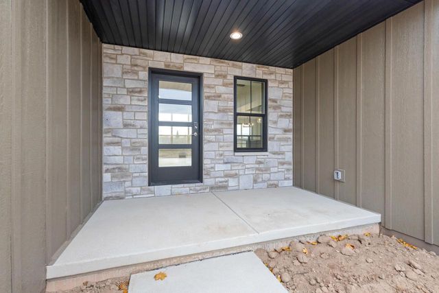 2998 CREEKWOOD DRIVE, Green Bay, WI 54311