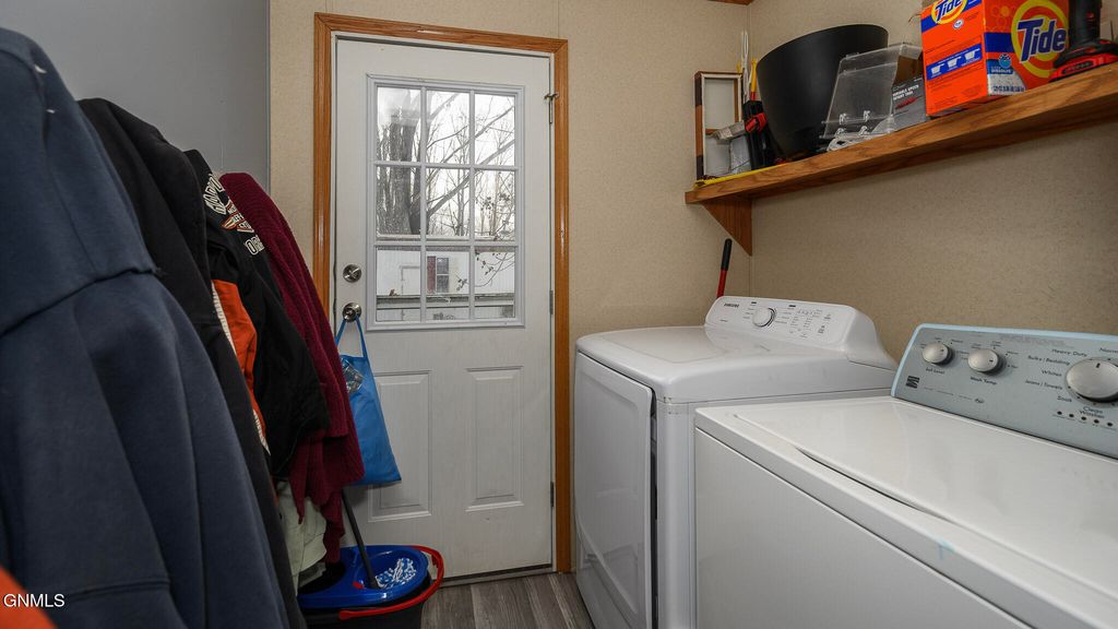 505 Yorkshire Lane, Bismarck, ND 58504 photo 11