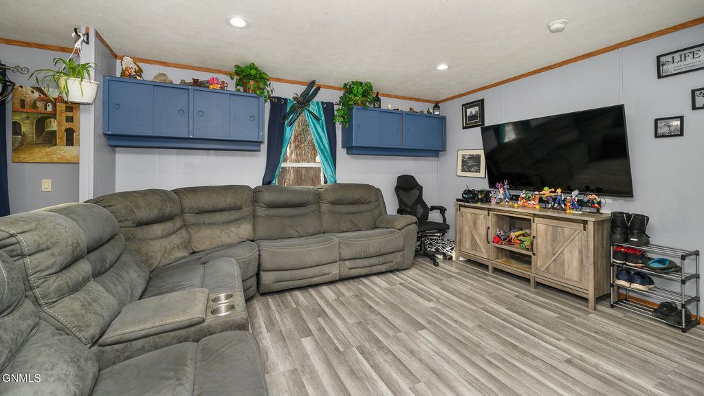 505 Yorkshire Lane, Bismarck, ND 58504 photo 5