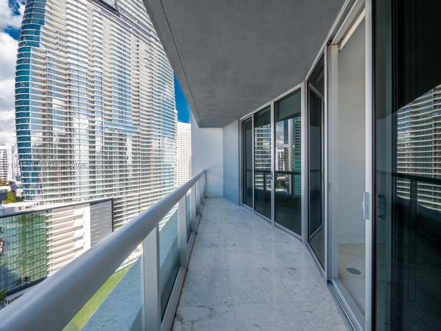 465 Brickell Ave 2304, Miami, FL 33131