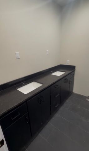 1837 E Skyline Avenue, Ozark, MO 65721