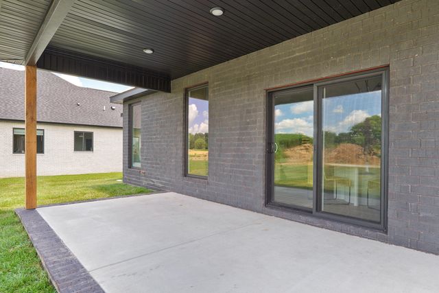 1837 E Skyline Avenue, Ozark, MO 65721