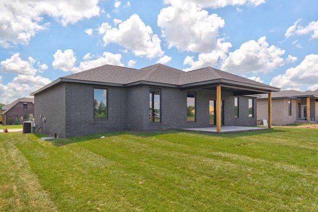 1837 E Skyline Avenue, Ozark, MO 65721