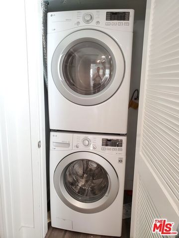 5030 Rosewood Avenue 506, Los Angeles, CA 90004