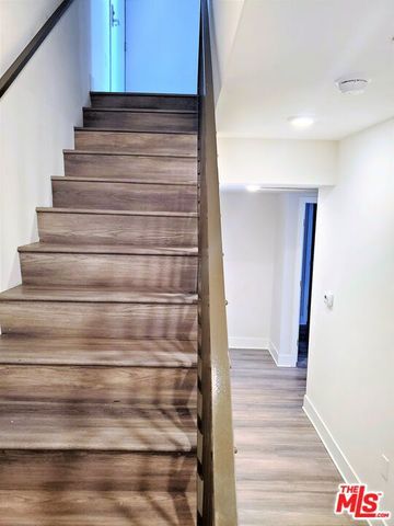 5030 Rosewood Avenue 506, Los Angeles, CA 90004