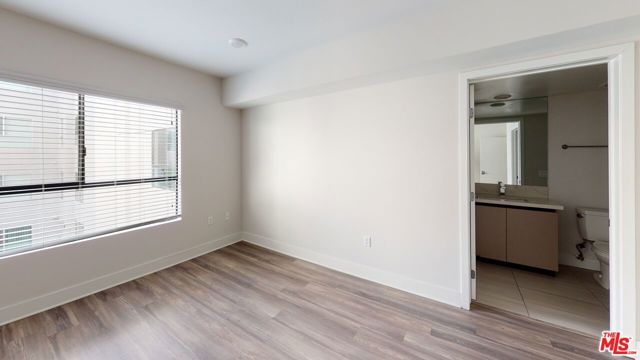 5030 Rosewood Avenue 506, Los Angeles, CA 90004