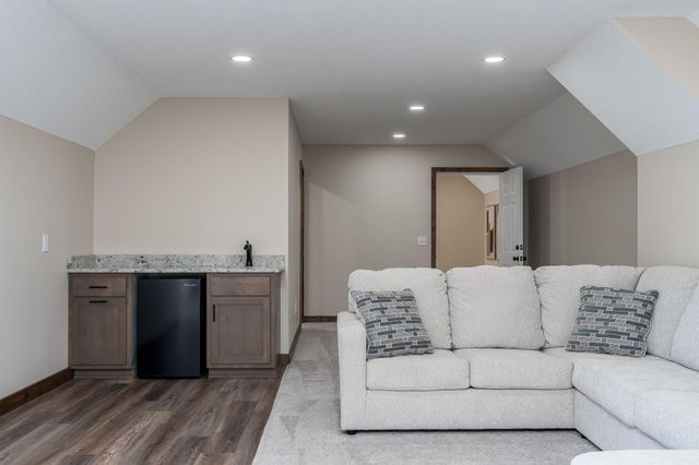 4051 Clearwater Trail, Lonsdale, MN 55046