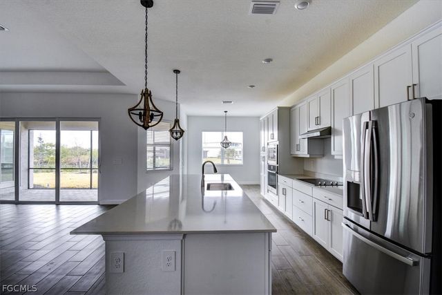 7796 Lakes Edge LN, Port Charlotte, FL 33981