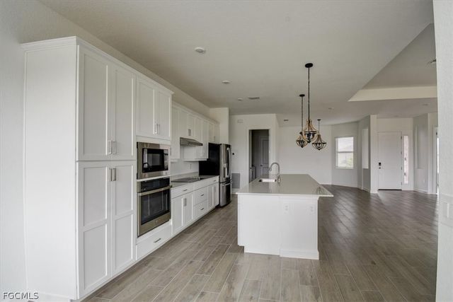 7796 Lakes Edge LN, Port Charlotte, FL 33981