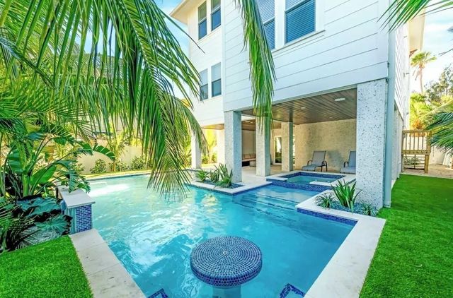 2403 AVENUE C, Bradenton Beach, FL 34217