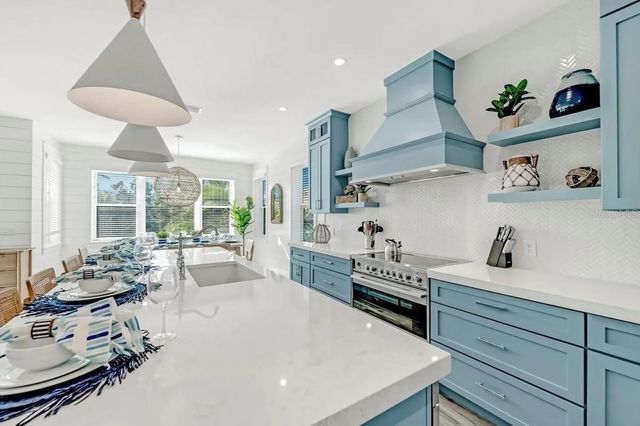 2403 AVENUE C, Bradenton Beach, FL 34217