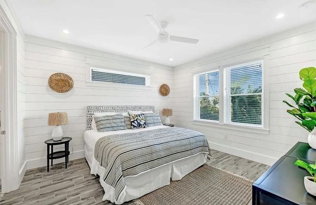 2403 AVENUE C, Bradenton Beach, FL 34217