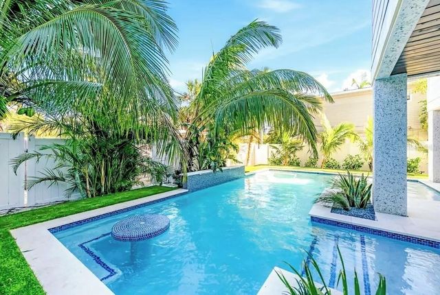 2403 AVENUE C, Bradenton Beach, FL 34217