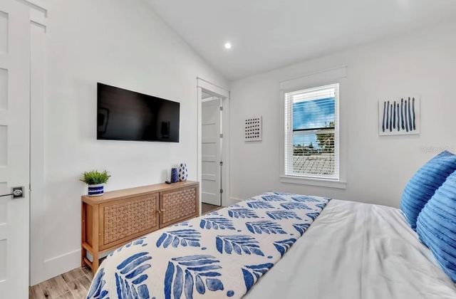 2403 AVENUE C, Bradenton Beach, FL 34217