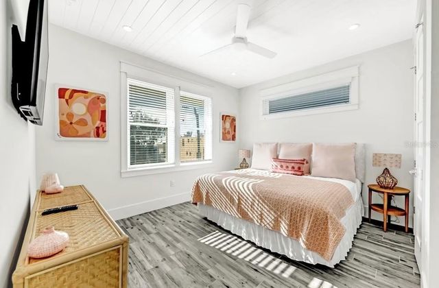 2403 AVENUE C, Bradenton Beach, FL 34217