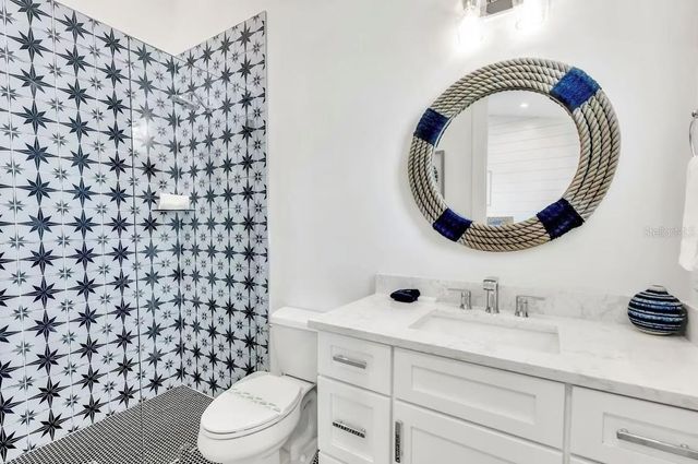 2403 AVENUE C, Bradenton Beach, FL 34217