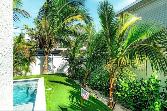 2403 AVENUE C, Bradenton Beach, FL 34217