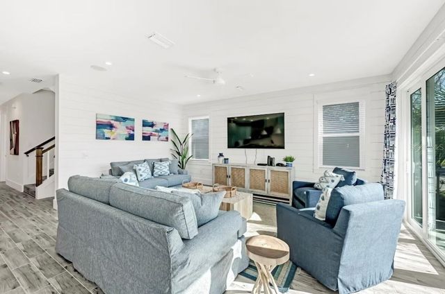 2403 AVENUE C, Bradenton Beach, FL 34217