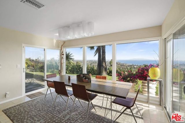 16906 Enchanted Place, Pacific Palisades, CA 90272