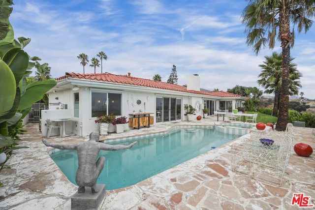 16906 Enchanted Place, Pacific Palisades, CA 90272