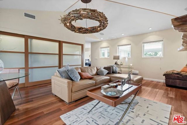 16906 Enchanted Place, Pacific Palisades, CA 90272