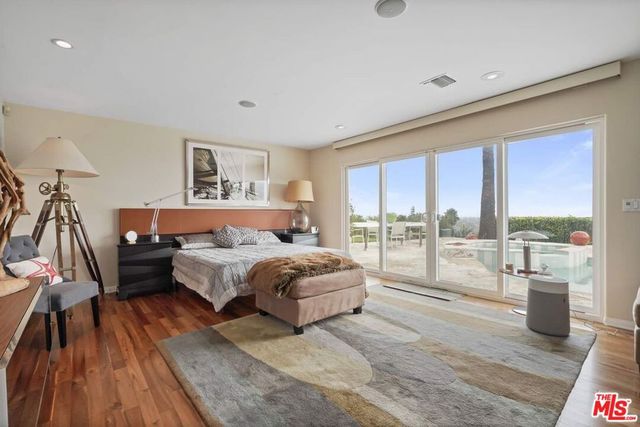 16906 Enchanted Place, Pacific Palisades, CA 90272