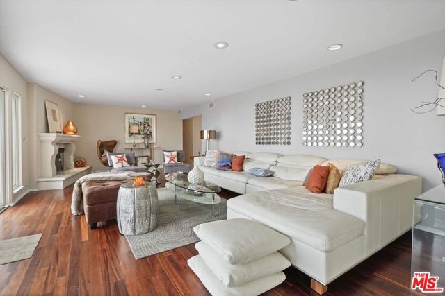 16906 Enchanted Place, Pacific Palisades, CA 90272