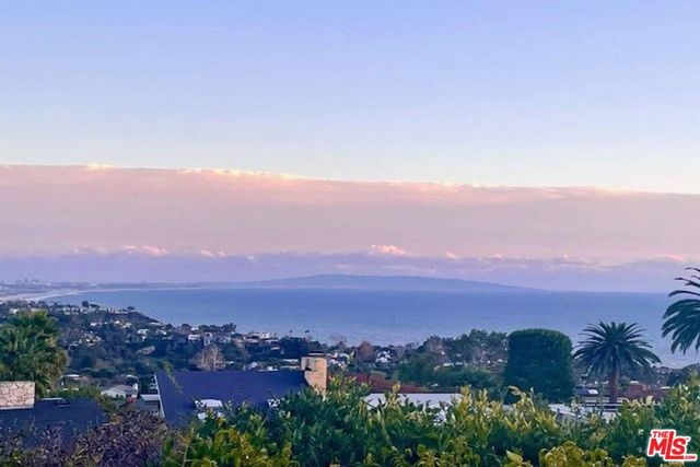 16906 Enchanted Place, Pacific Palisades, CA 90272