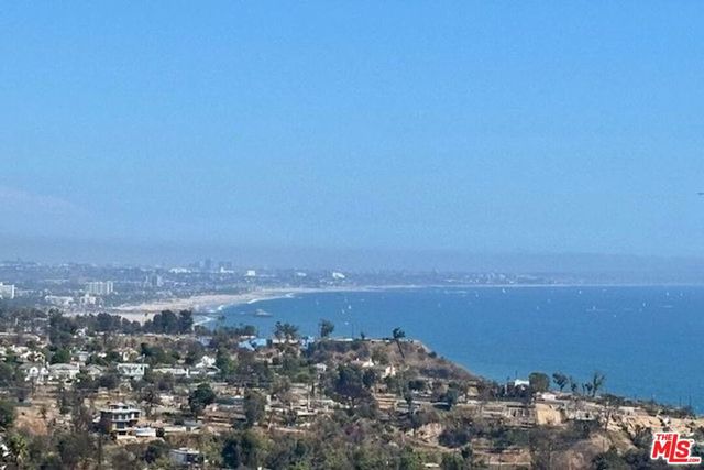 16906 Enchanted Place, Pacific Palisades, CA 90272