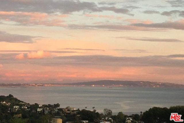 16906 Enchanted Place, Pacific Palisades, CA 90272