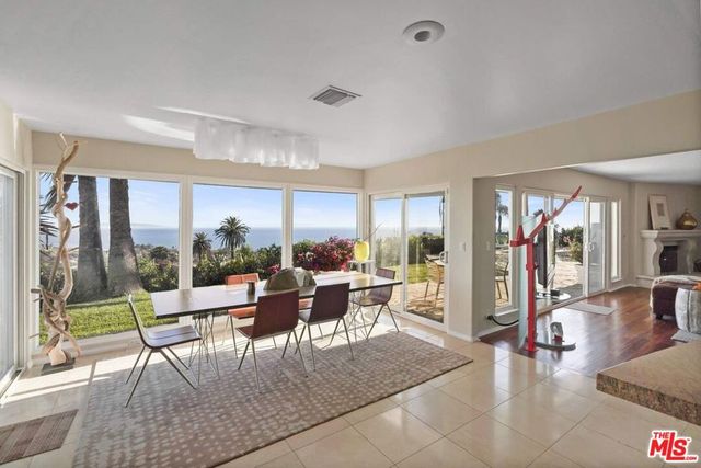 16906 Enchanted Place, Pacific Palisades, CA 90272