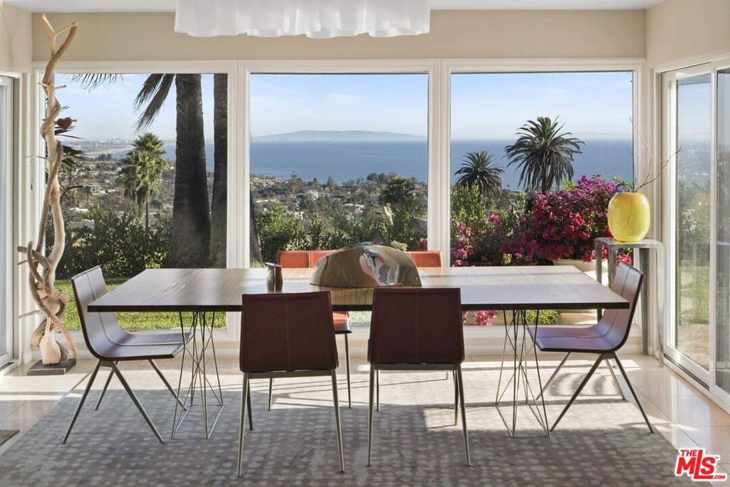 16906 Enchanted Place, Pacific Palisades, CA 90272