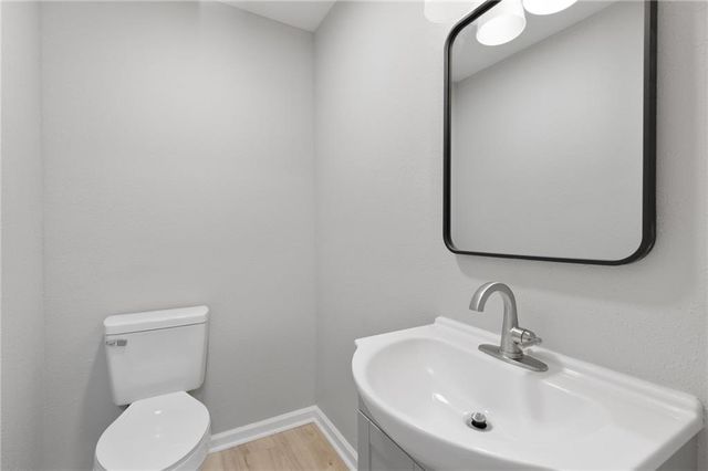 137 SE 611 Road, Warrensburg, MO 64093