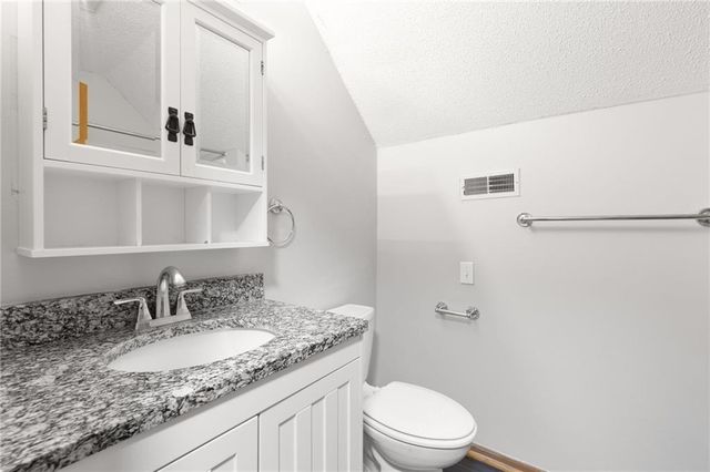 137 SE 611 Road, Warrensburg, MO 64093