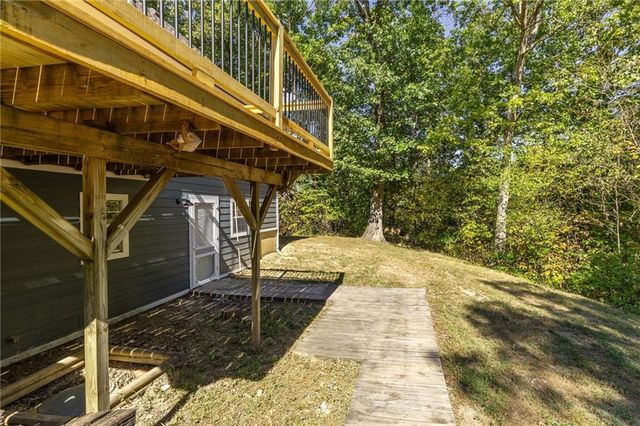 137 SE 611 Road, Warrensburg, MO 64093