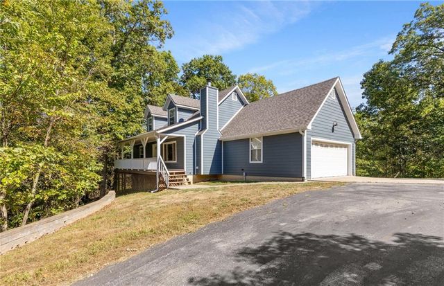 137 SE 611 Road, Warrensburg, MO 64093