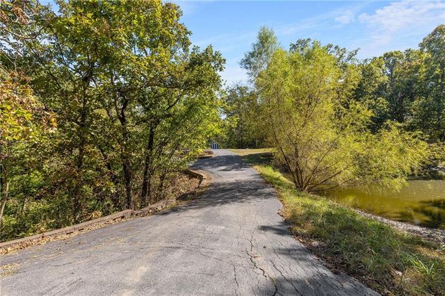 137 SE 611 Road, Warrensburg, MO 64093