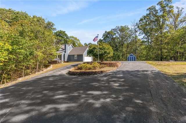 137 SE 611 Road, Warrensburg, MO 64093