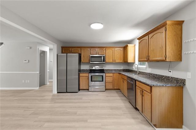 137 SE 611 Road, Warrensburg, MO 64093