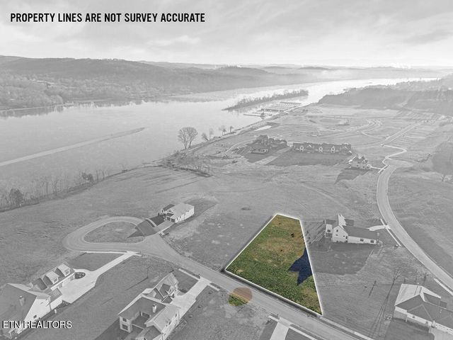 5220 Old Club Rd, Loudon, TN 37774